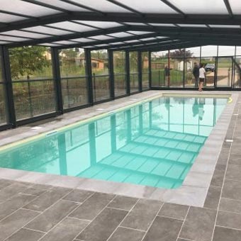 Réalisation d’une piscine et de sa terrasse pour un camping privé